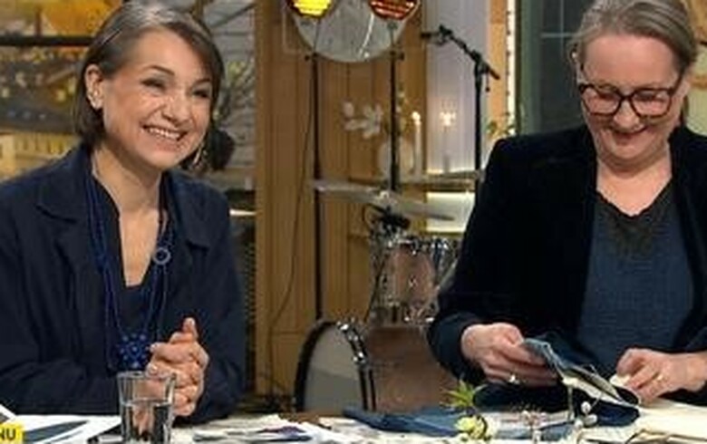 Hantverkarna bakom biskopens kläder på besök hos TV4 