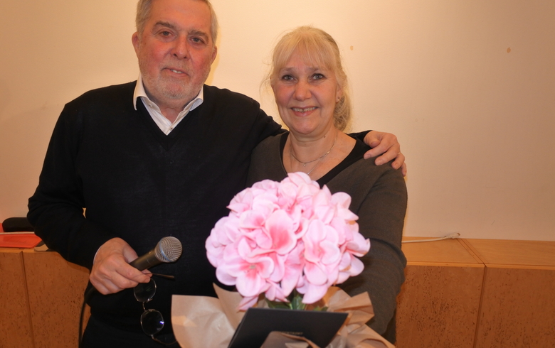 Evas matta lyfter och flyger vidare